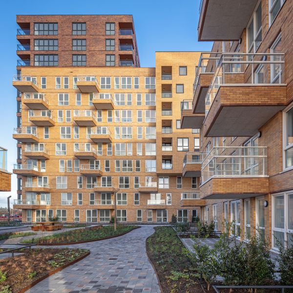 Zaandam 144 woningen rijker