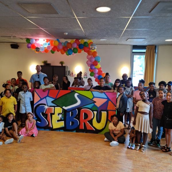 Harmonie in Capelle aan den IJssel opgevrolijkt met graffiti kunst