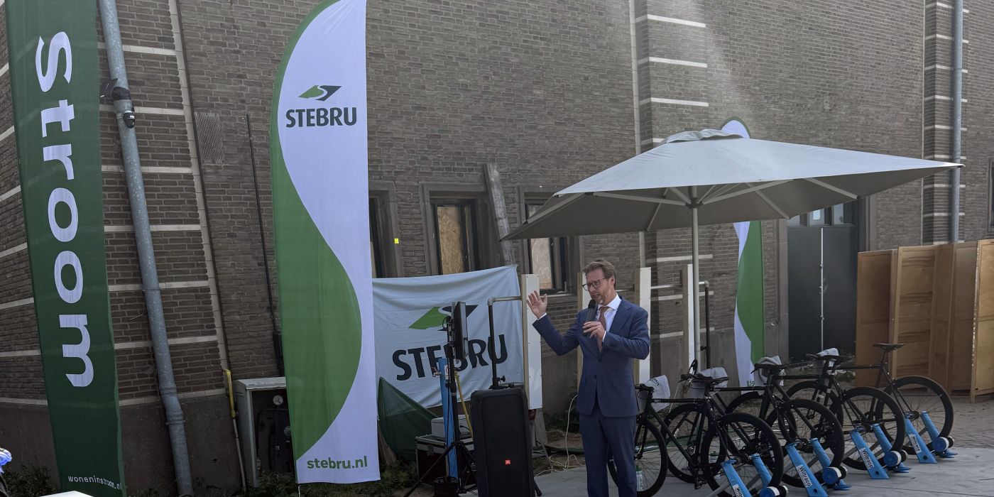 Feestelijke bouwhandeling Stroom