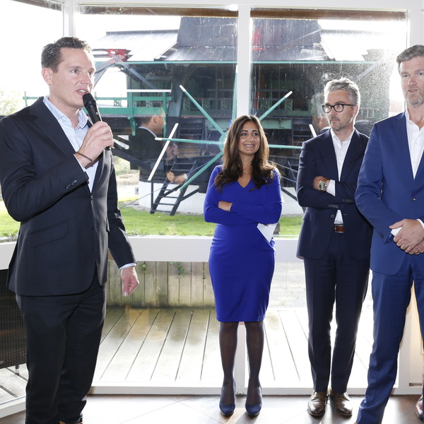 Feestelijke start bouw Burano: 144 nieuwe seniorenwoningen : Feestelijke start bouw Burano: 144 nieuwe seniorenwoningen