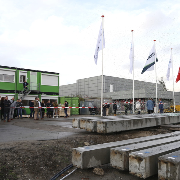 Feestelijke start bouw Burano: 144 nieuwe seniorenwoningen : Feestelijke start bouw Burano: 144 nieuwe seniorenwoningen