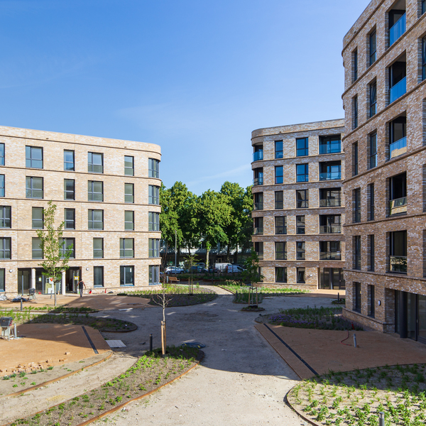 Den Haag is een woon-zorg complex en 183 woningen rijker : Den Haag is een woon-zorg complex en 183 woningen rijker