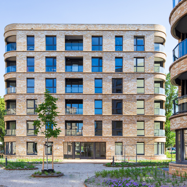 Westhovenplein winnaar van de Haagse Architectuurprijs de Berlagevlag : Westhovenplein winnaar van de Haagse Architectuurprijs de Berlagevlag