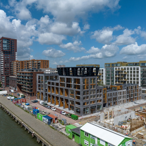 Blauwhoed en Stebru voltooien 95 woningen op de Lloydpier in Rotterdam  : Blauwhoed en Stebru voltooien 95 woningen op de Lloydpier in Rotterdam 